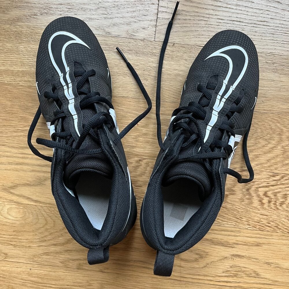 Mens Nike Alpha football cleats size 9.5